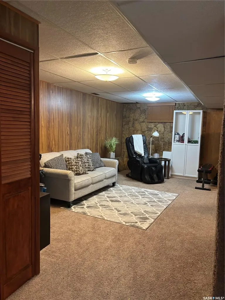 40 Overlord Crescent Kindersley SK S0L 1S0