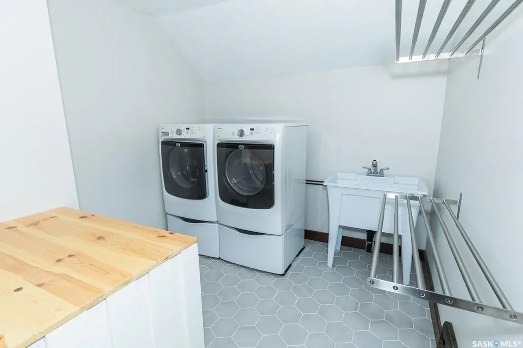 533 Manitoba Avenue Kerrobert SK S0L 1R0