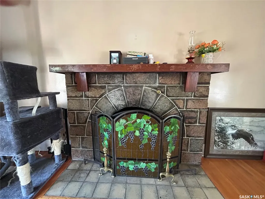 1402 2nd Street Estevan SK S4A 0M6