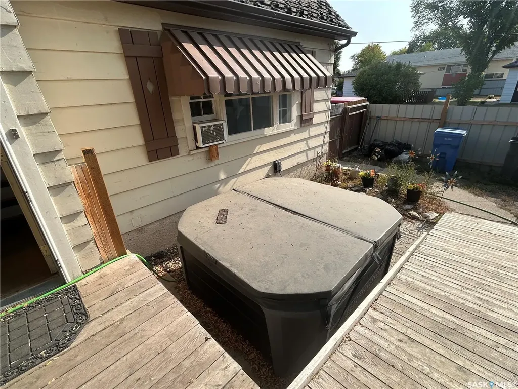 1402 2nd Street Estevan SK S4A 0M6