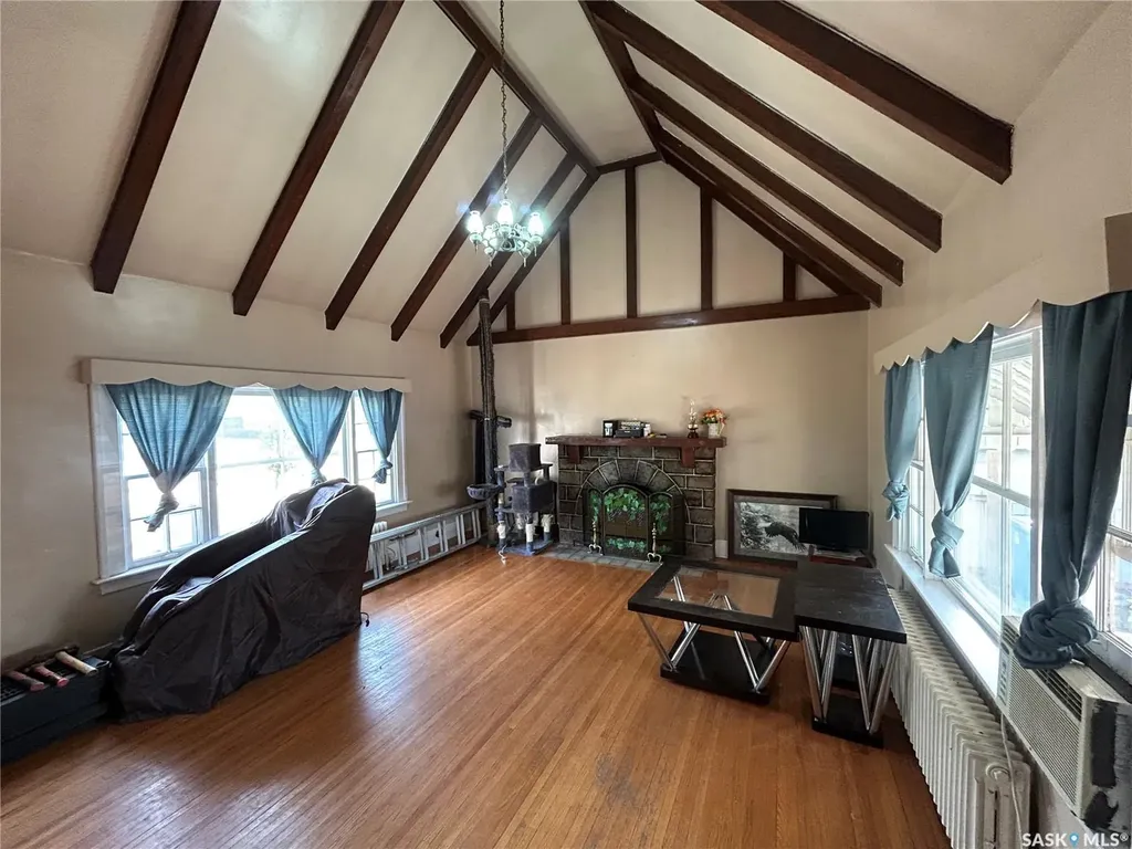 1402 2nd Street Estevan SK S4A 0M6