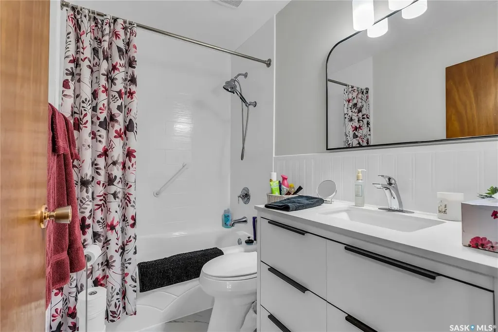 604 King Street Imperial SK S0G 2J0