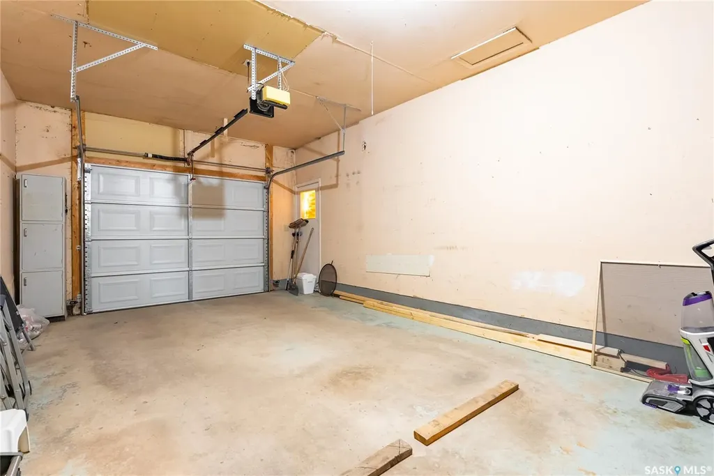 604 King Street Imperial SK S0G 2J0