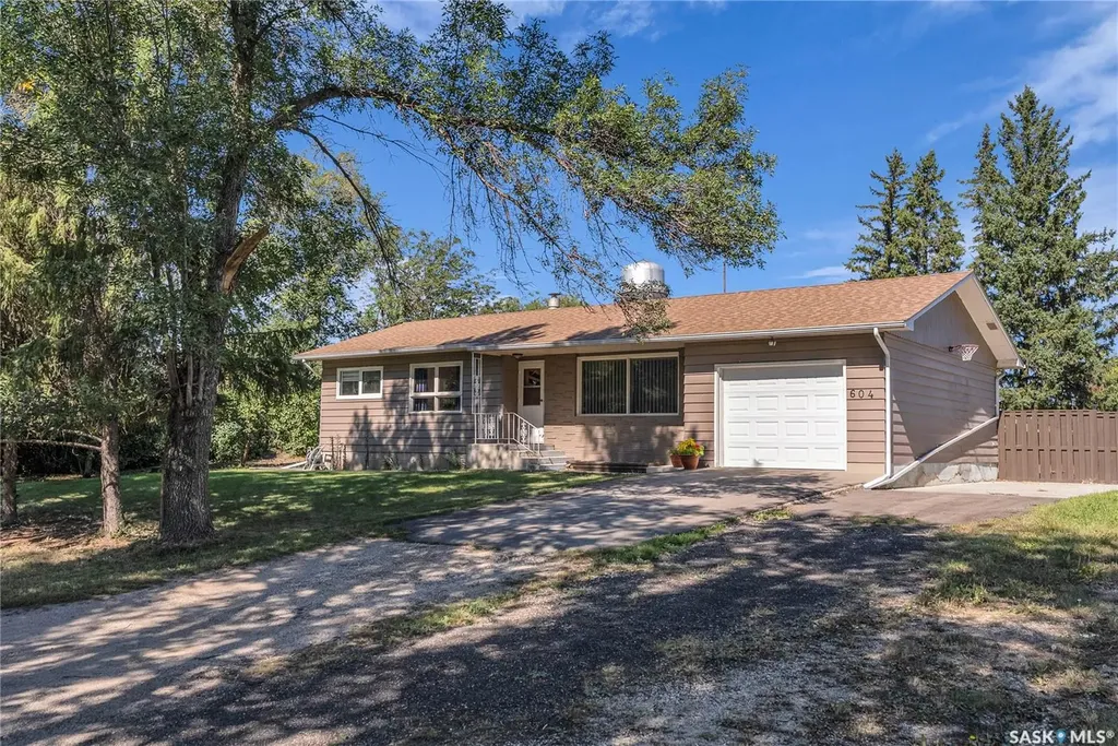 604 King Street Imperial SK S0G 2J0
