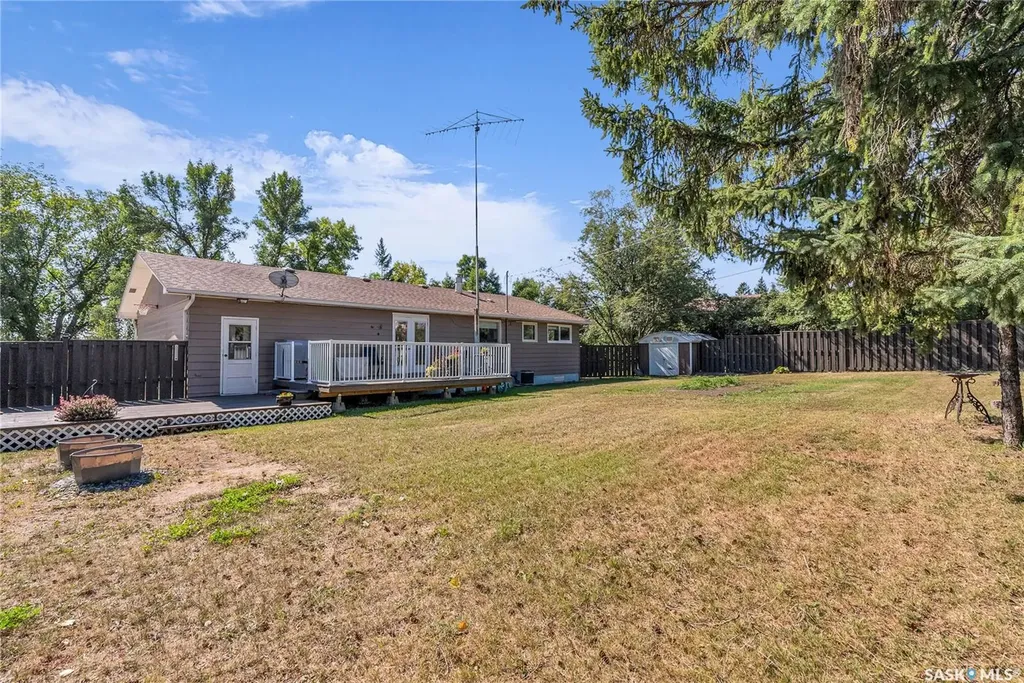 604 King Street Imperial SK S0G 2J0