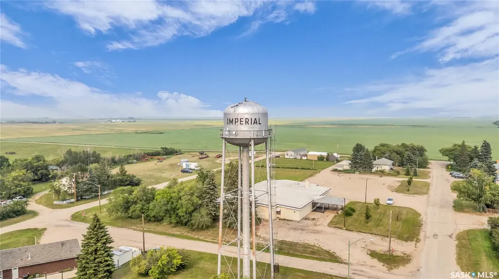 604 King Street Imperial SK S0G 2J0
