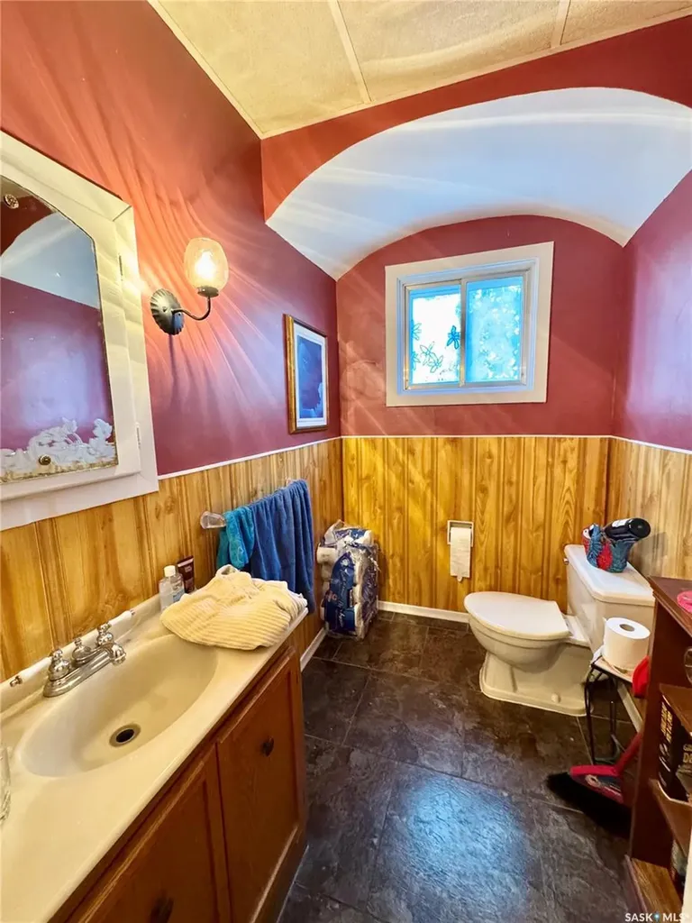119 22nd Street E Prince Albert SK S6V 1N2