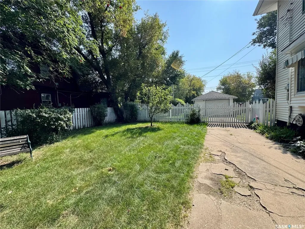 119 22nd Street E Prince Albert SK S6V 1N2