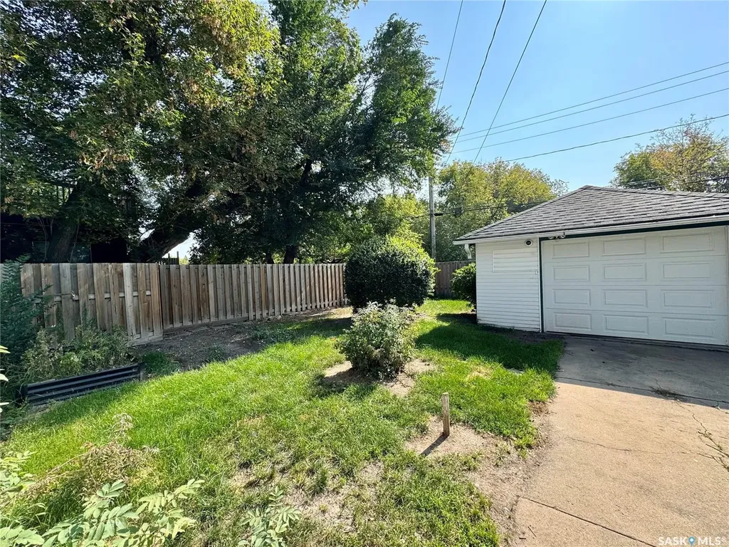 119 22nd Street E Prince Albert SK S6V 1N2