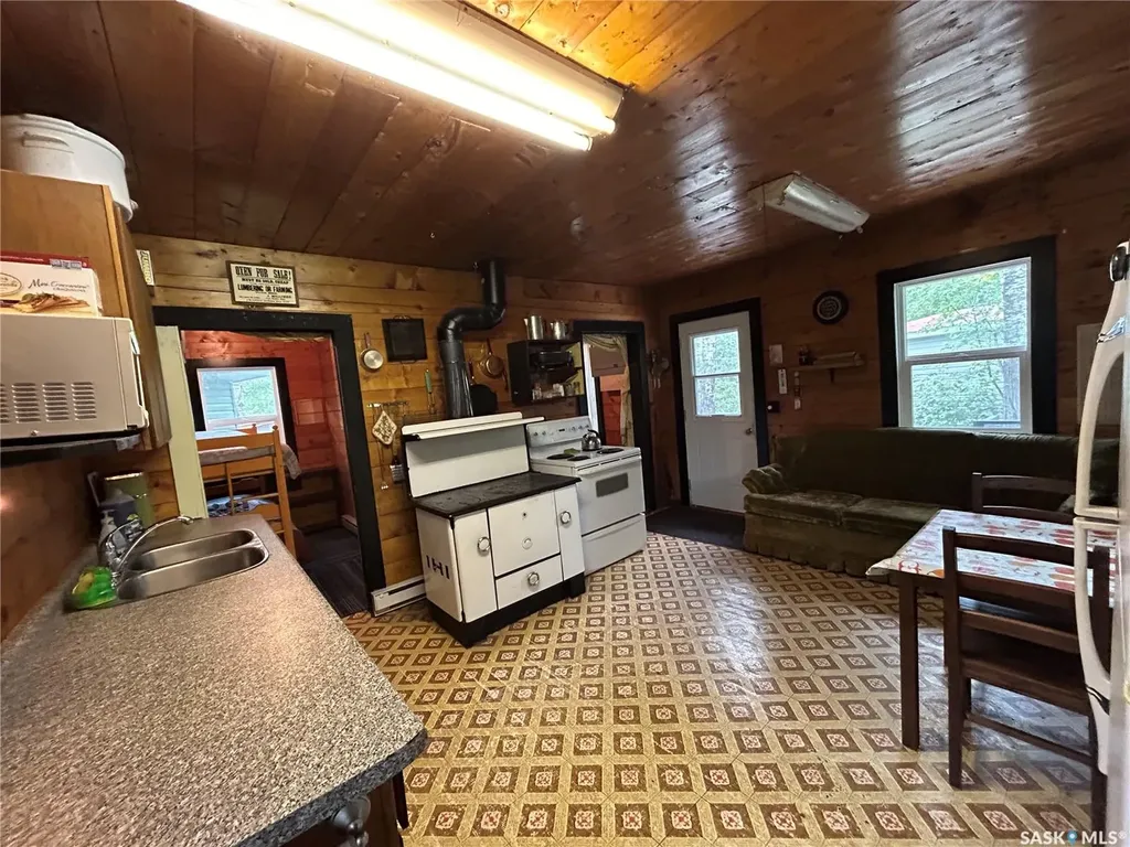 6030 Spruce Way Bjorkdale Rm No. 426 SK S0E 0E0