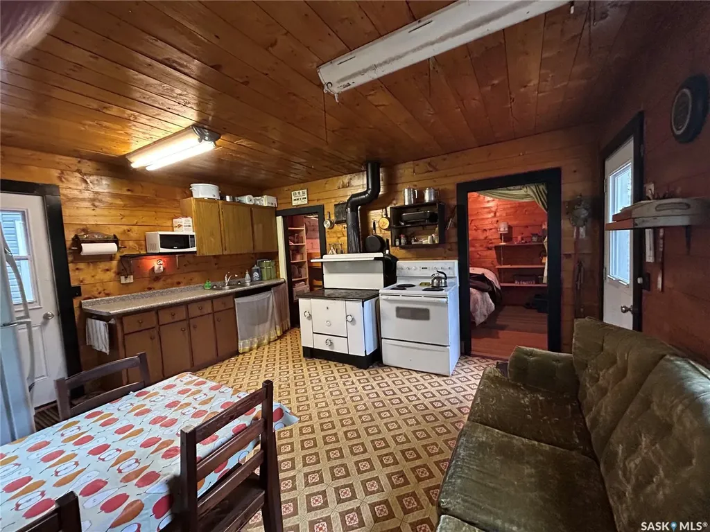 6030 Spruce Way Bjorkdale Rm No. 426 SK S0E 0E0