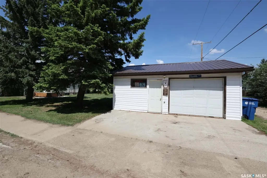 307 Missouri Avenue Yellow Grass SK S0G 5J0
