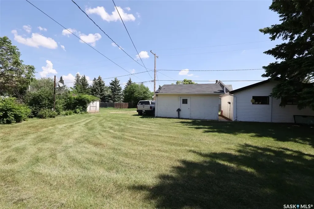 307 Missouri Avenue Yellow Grass SK S0G 5J0