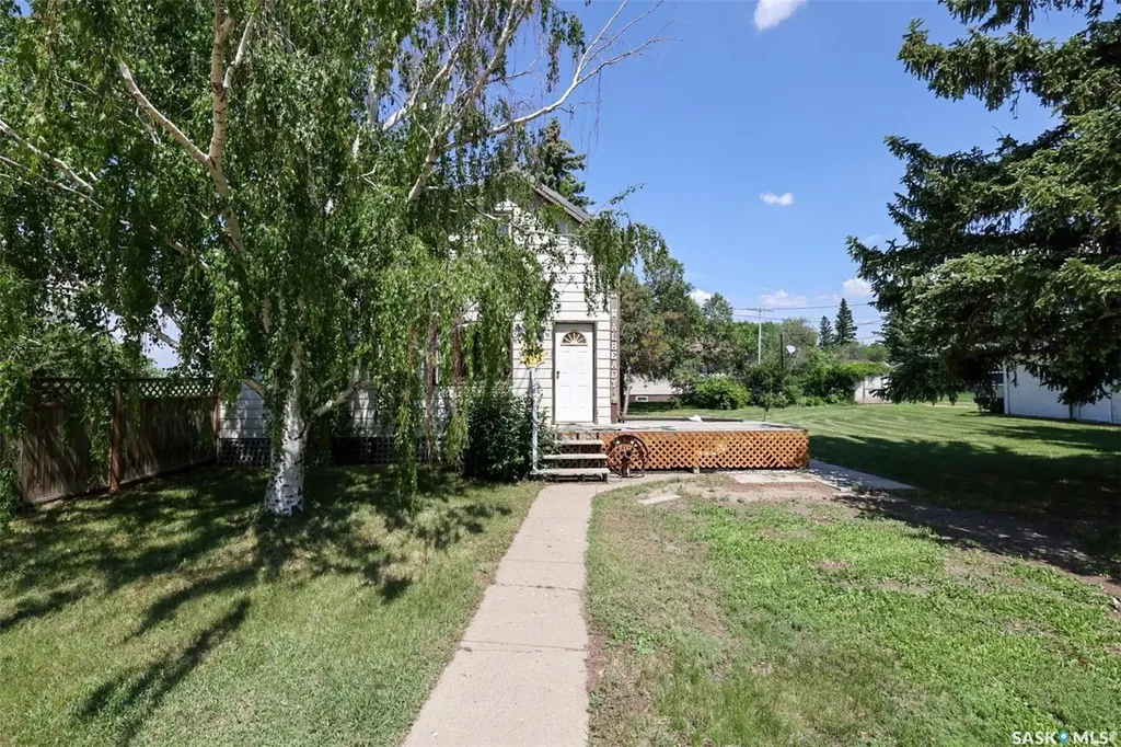 307 Missouri Avenue Yellow Grass SK S0G 5J0