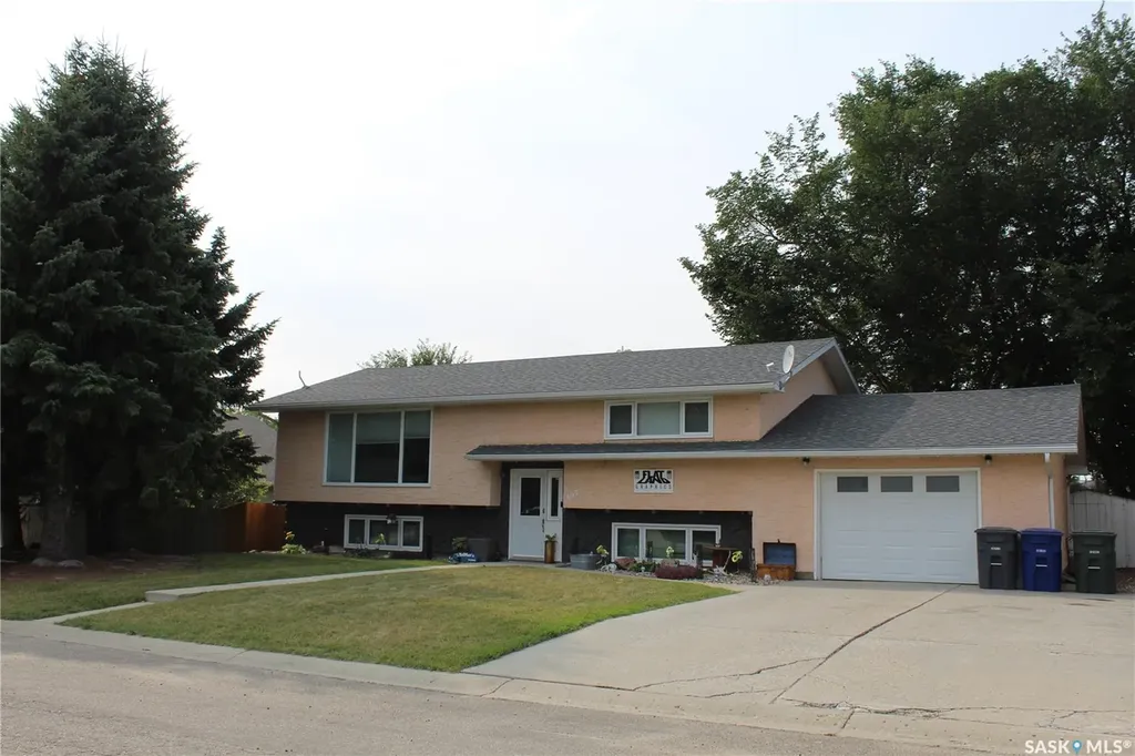 409 5th Street W Wilkie SK S0K 4W0