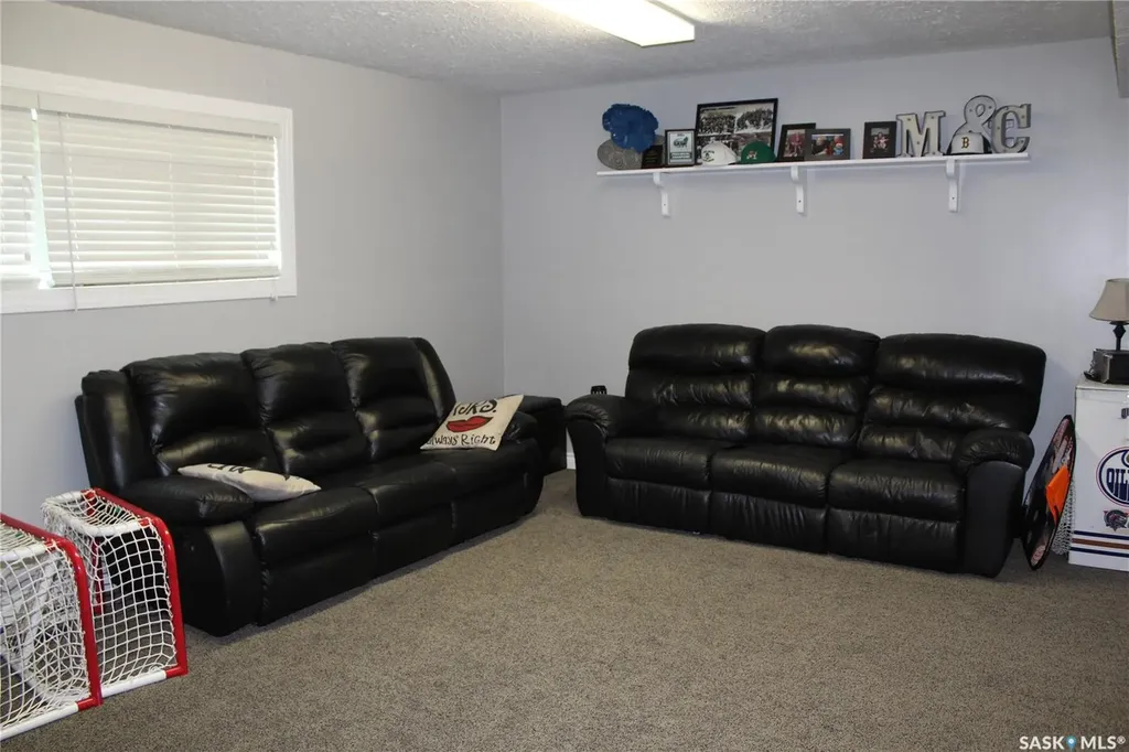 409 5th Street W Wilkie SK S0K 4W0