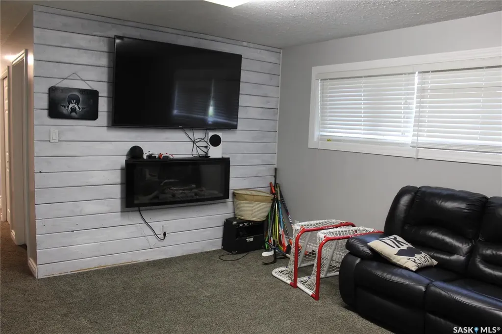 409 5th Street W Wilkie SK S0K 4W0