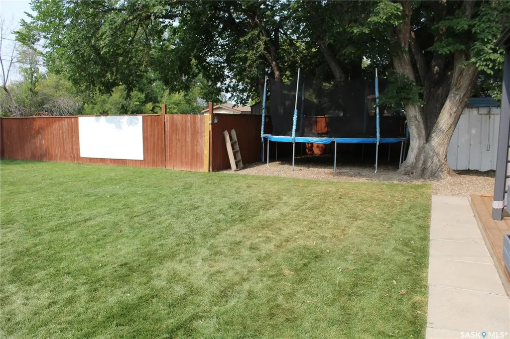 409 5th Street W Wilkie SK S0K 4W0