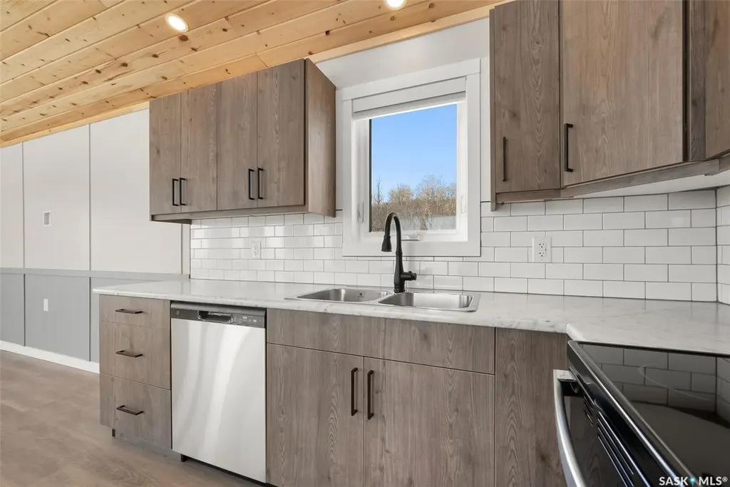 913 Pincherry Place E Katepwa Beach SK S0G 1S0