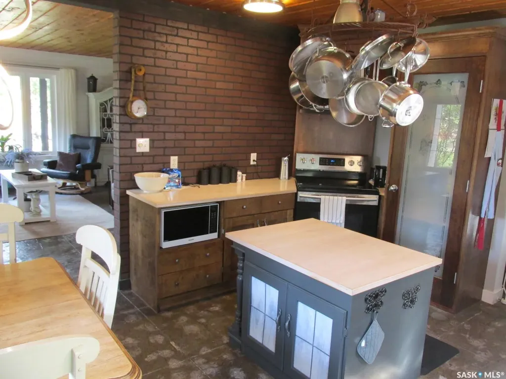 701 Pine Drive Tobin Lake SK S0E 1E0
