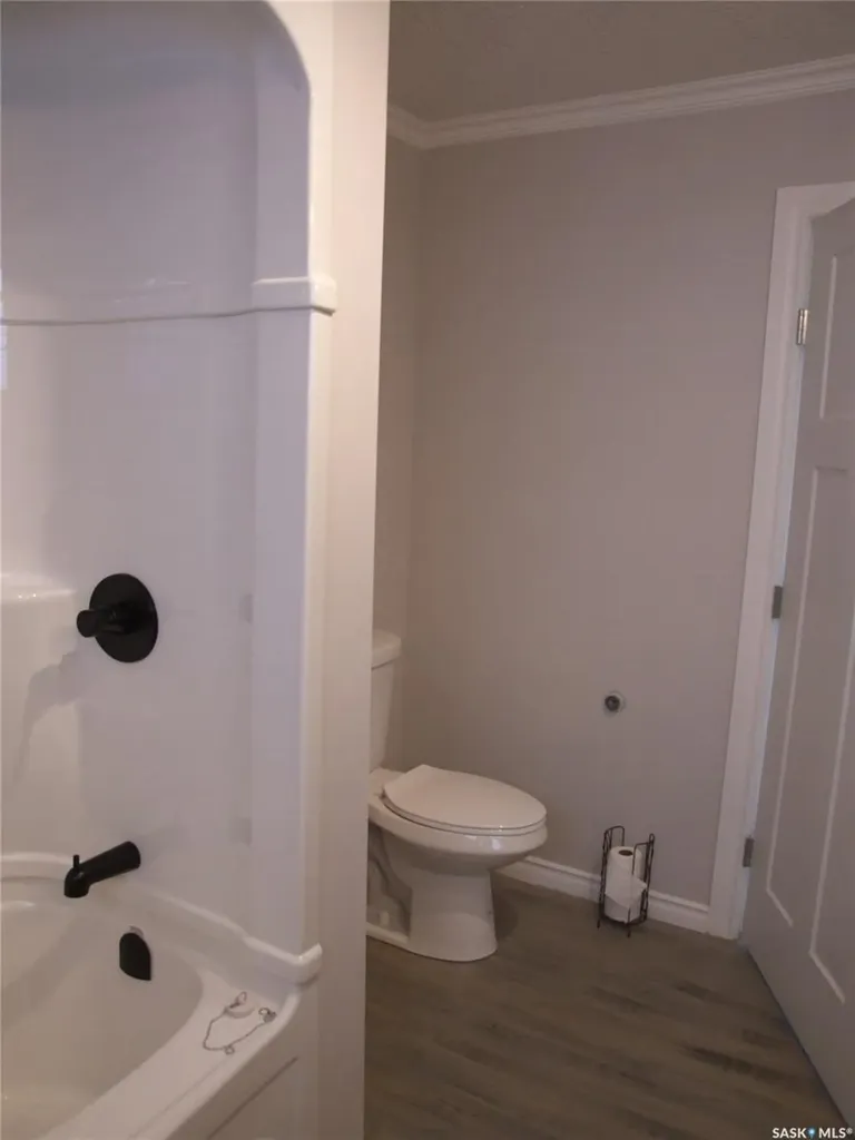 211 2nd Street W Leader SK S0N 1H0