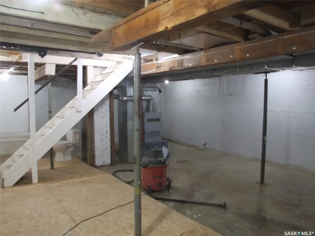 211 2nd Street W Leader SK S0N 1H0