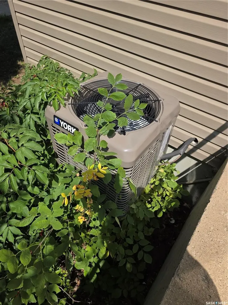 402 Minto Street Elbow SK S0H 1J0