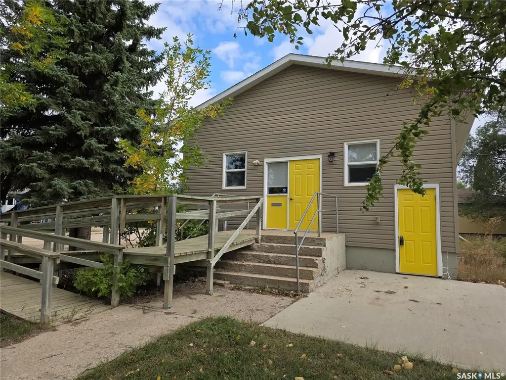 402 Minto Street Elbow SK S0H 1J0