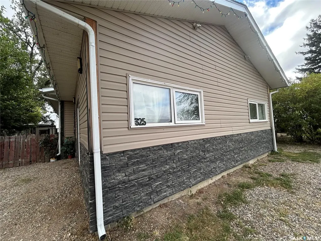 325 White Street Bienfait SK S0C 0M0