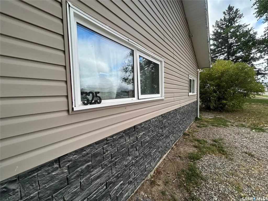 325 White Street Bienfait SK S0C 0M0
