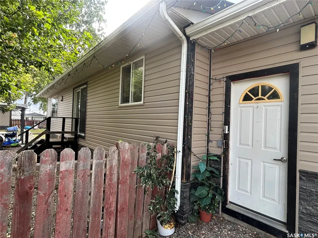 325 White Street Bienfait SK S0C 0M0