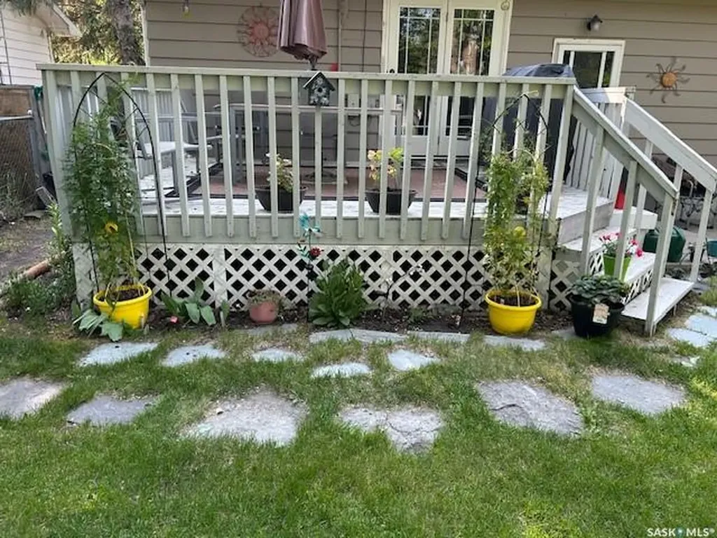 307 1st Street W Carnduff SK S0C 0S0