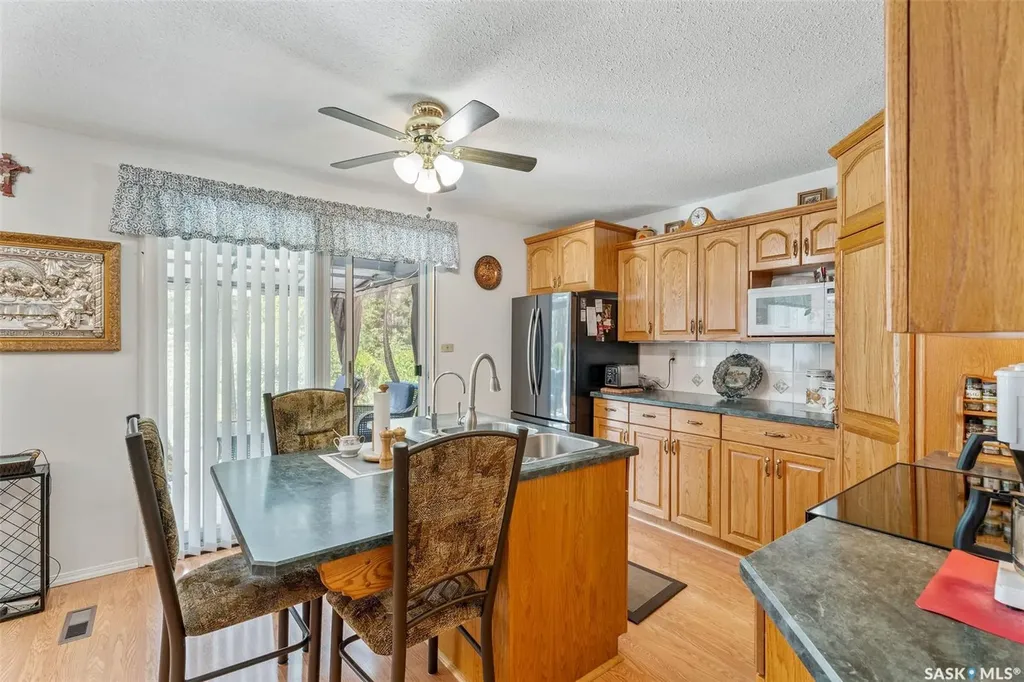 6107 Holmes Drive Buckland Rm No. 491 SK S6V 5R3