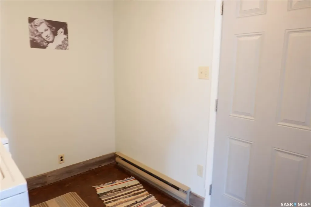 11 B Avenue Willow Bunch SK S0H 4K0