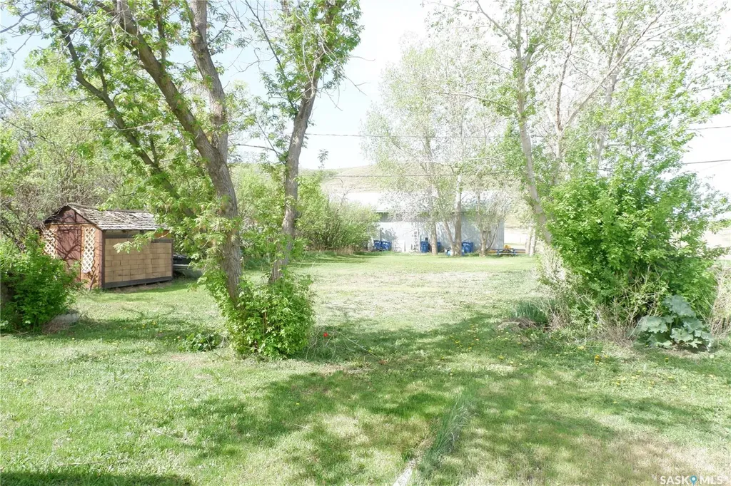 11 B Avenue Willow Bunch SK S0H 4K0