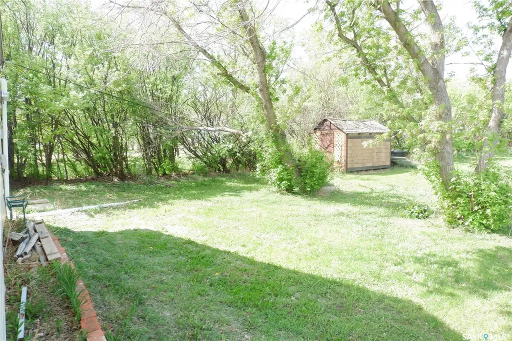 11 B Avenue Willow Bunch SK S0H 4K0