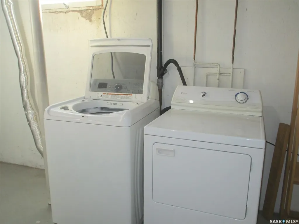 504 4th Avenue E Assiniboia SK S0H 0B0