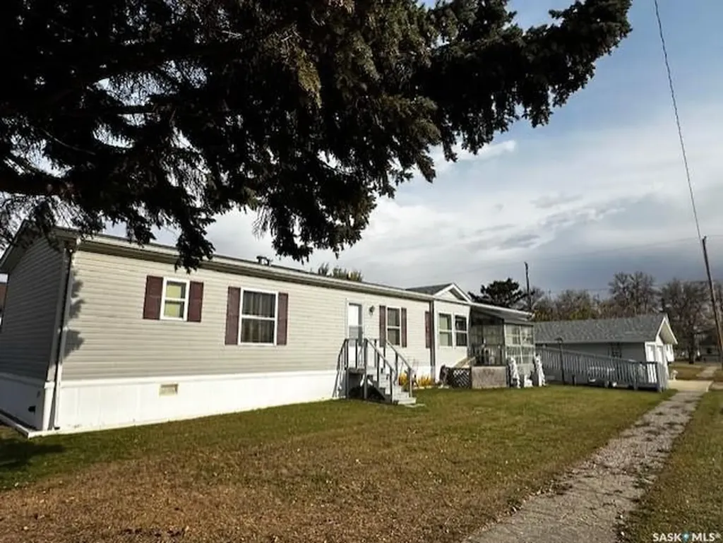 215 Louis Street Neudorf SK S0A 2T0