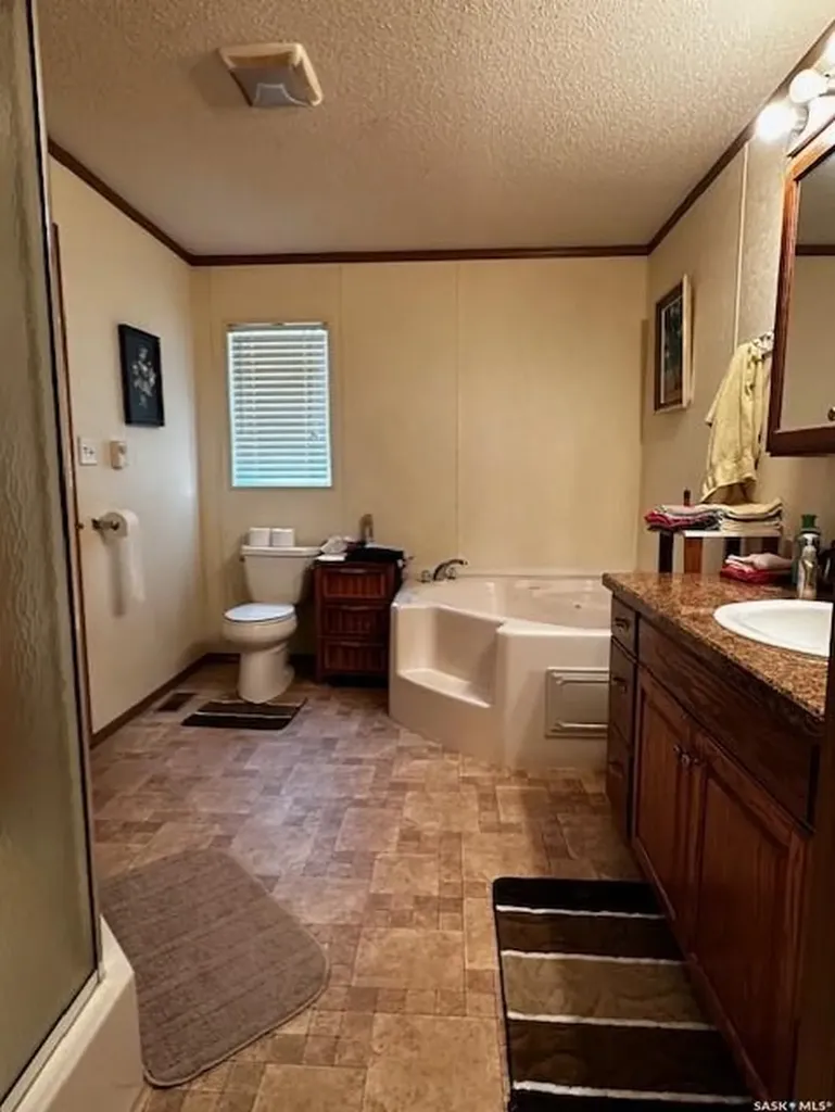 215 Louis Street Neudorf SK S0A 2T0