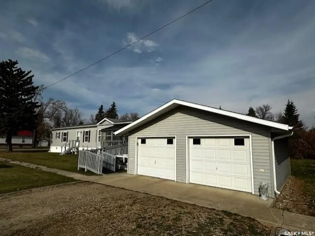 215 Louis Street Neudorf SK S0A 2T0
