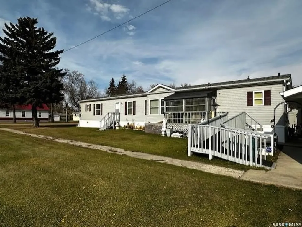 215 Louis Street Neudorf SK S0A 2T0