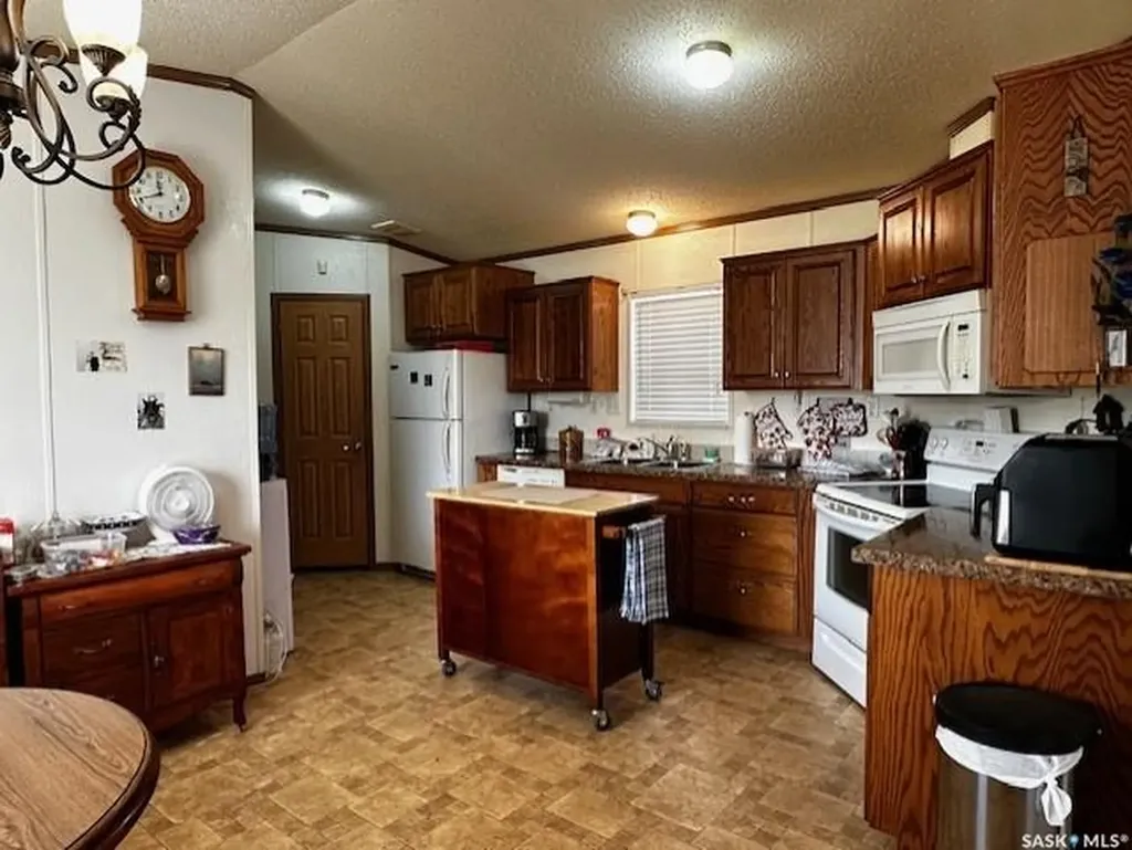 215 Louis Street Neudorf SK S0A 2T0