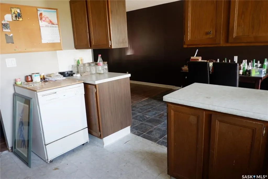 512 4th Avenue W Assiniboia SK S0H 0B0