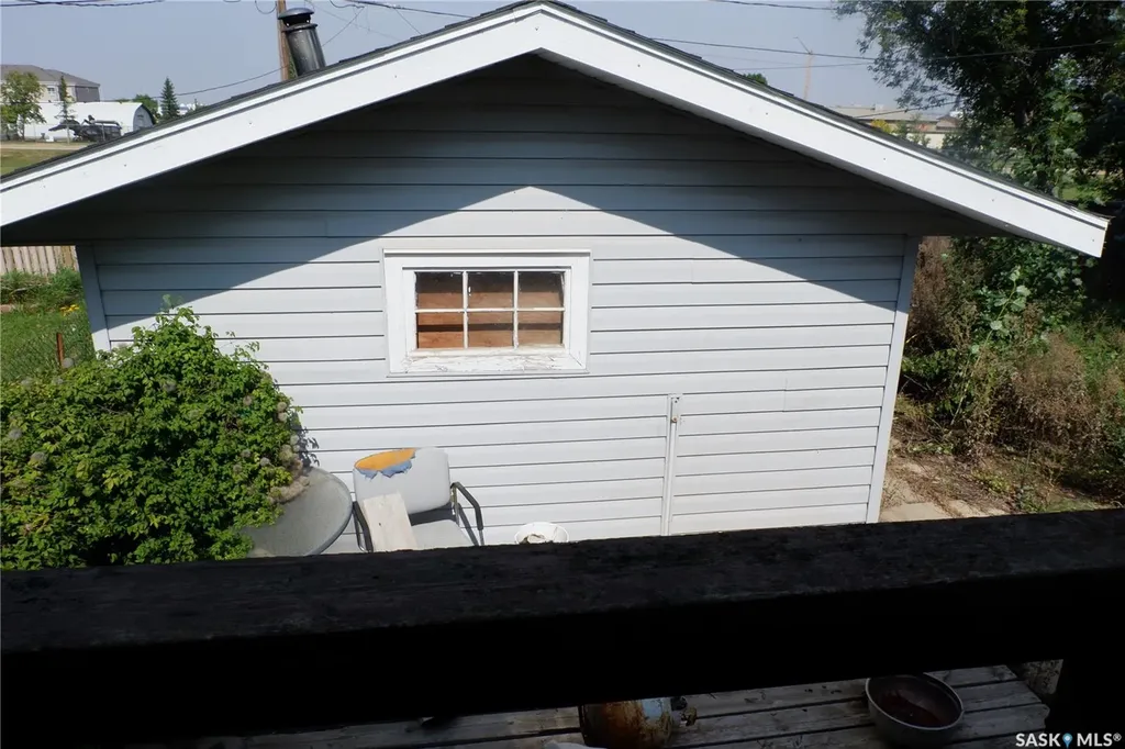 512 4th Avenue W Assiniboia SK S0H 0B0