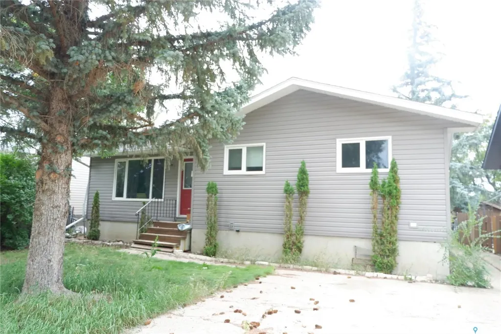 512 4th Avenue W Assiniboia SK S0H 0B0