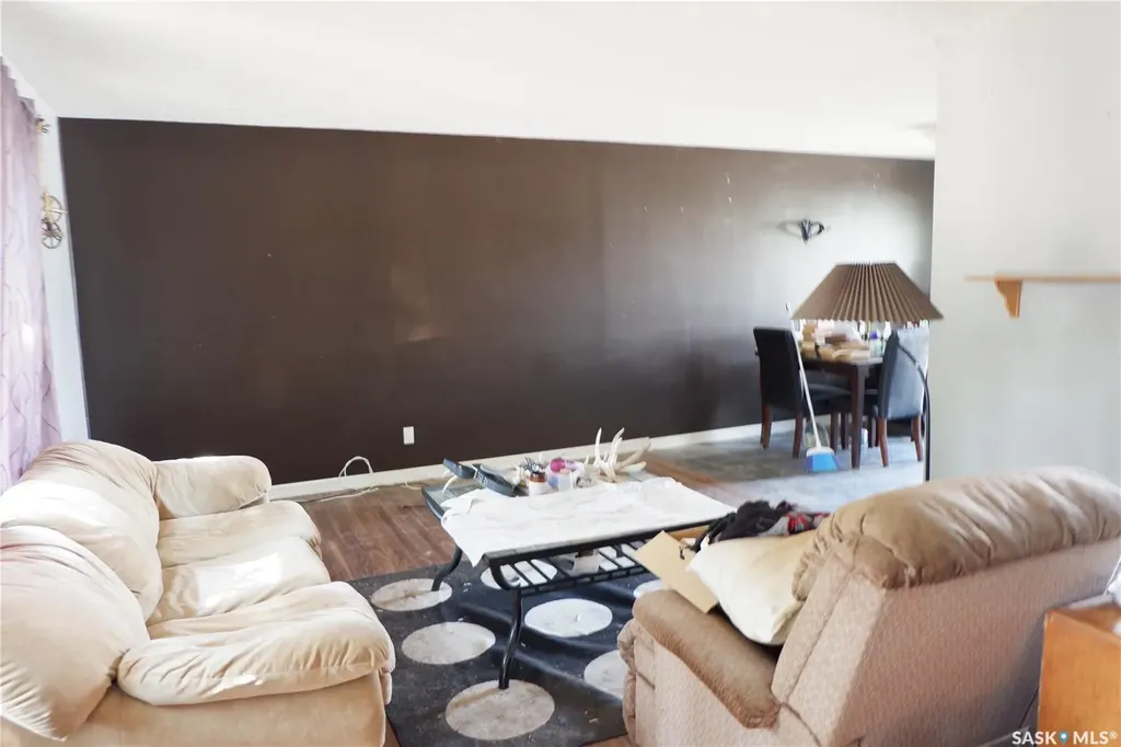 512 4th Avenue W Assiniboia SK S0H 0B0