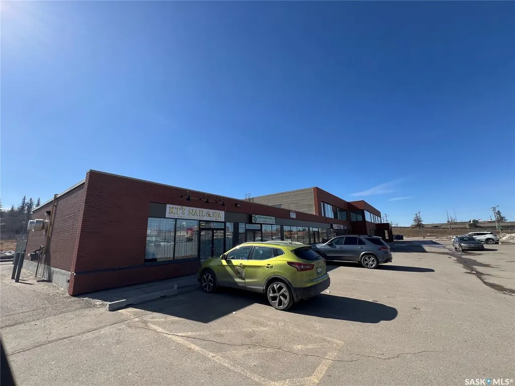77 15th Street E Prince Albert SK S6V 1E9