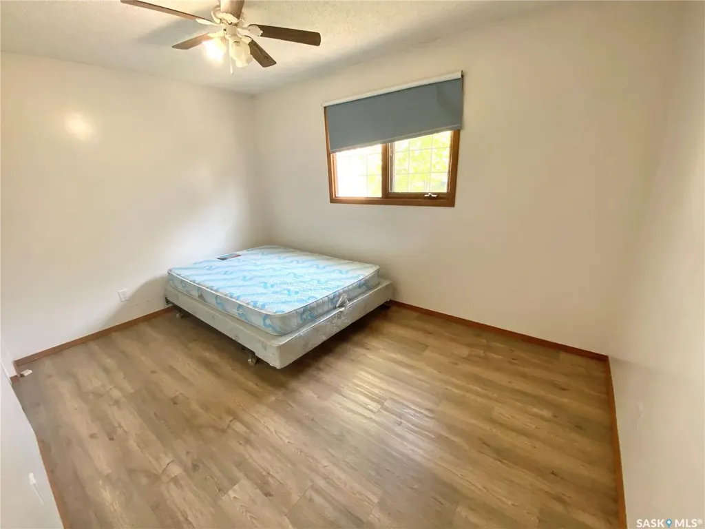 216 3rd Street E Frontier SK S0N 0W0