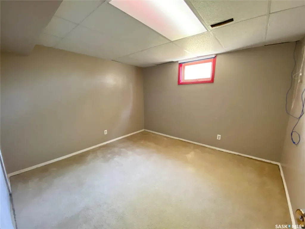 216 3rd Street E Frontier SK S0N 0W0