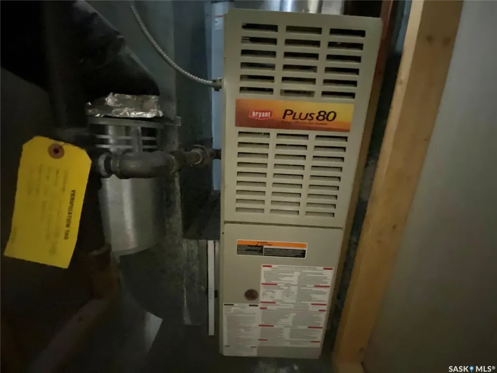 216 3rd Street E Frontier SK S0N 0W0